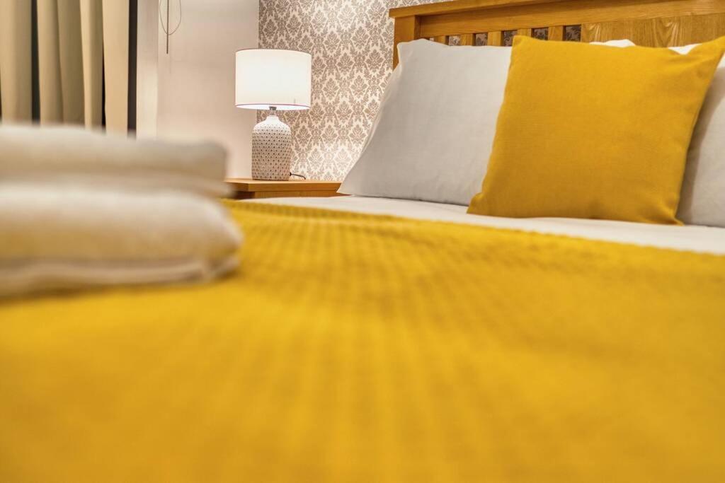 Luxury Two Bed City Apartment -The Hub Мілтон-Кінз Екстер'єр фото